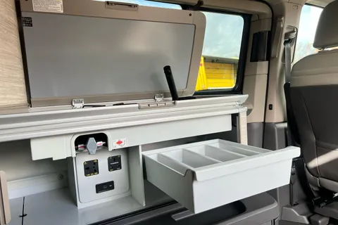 KP25CEU Volkswagen California 2.0 TDI Ocean 5dr DSG-Tow Pack Thumbnail #54