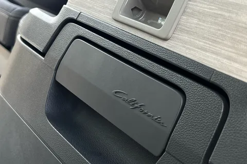 KP25CEU Volkswagen California 2.0 TDI Ocean 5dr DSG-Tow Pack Thumbnail #57