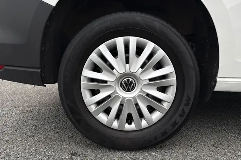 DA25FFG Volkswagen Caddy 2.0 TDI 102PS Commerce Van [Business/Tech Pack] Thumbnail #12