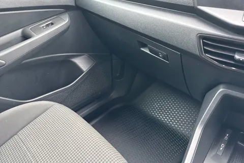 DA25FFG Volkswagen Caddy 2.0 TDI 102PS Commerce Van [Business/Tech Pack] Thumbnail #21