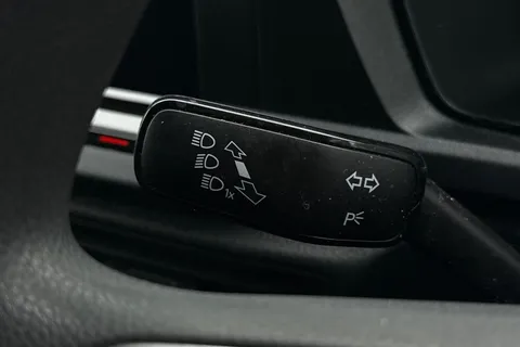 DA25FFG Volkswagen Caddy 2.0 TDI 102PS Commerce Van [Business/Tech Pack] Thumbnail #35