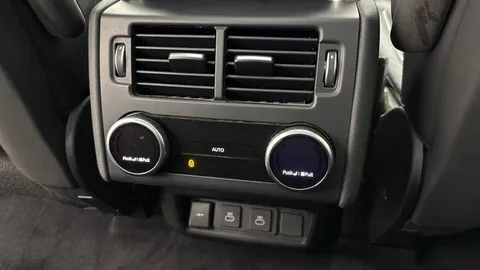 18 of 20 for Land Rover Discovery 3.0 D300 Dynamic HSE 5dr