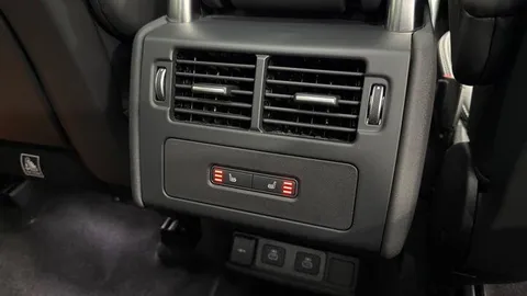 KT74HGL Land Rover Discovery 3.0 D350 Dynamic HSE 5dr Thumbnail #18