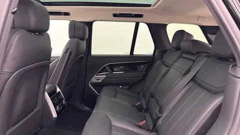 KO73RWX Land Rover Range Rover 3.0 D300 HSE 5dr Thumbnail #4