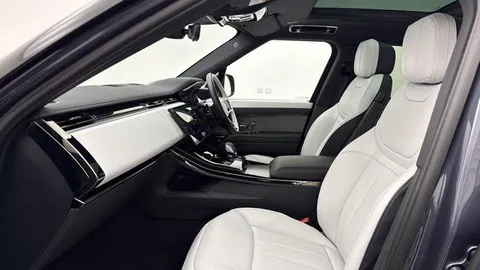 KW74ZHL Land Rover Range Rover Sport 3.0 P460e Dynamic SE 5dr Thumbnail #3