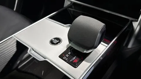 KO73RWX Land Rover Range Rover 3.0 D300 HSE 5dr Thumbnail #14