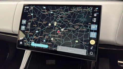 KW74ZHL Land Rover Range Rover Sport 3.0 P460e Dynamic SE 5dr Thumbnail #12