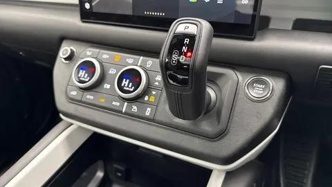 KW74HKN Land Rover Defender 90 3.0 D350 X-Dynamic HSE 3dr Thumbnail #14