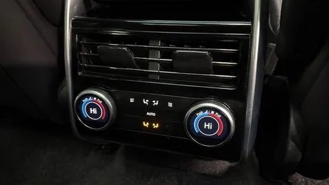 KP24OJH Land Rover Range Rover 3.0 D300 HSE 5dr Thumbnail #18