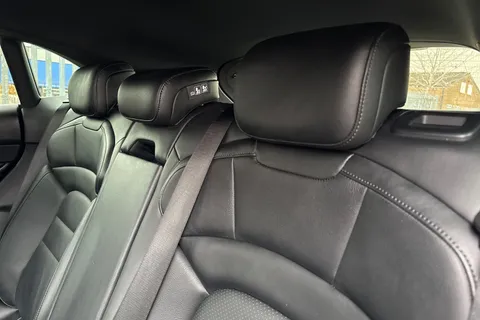 MV23TMX Porsche Taycan Performance 79.2kWh Sport Turismo Auto RWD 5dr (11kW Charger) Thumbnail #20