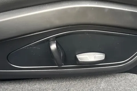 MV23TMX Porsche Taycan Performance 79.2kWh Sport Turismo Auto RWD 5dr (11kW Charger) Thumbnail #32