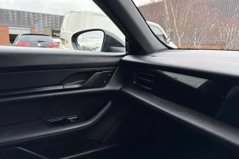 MV23TMX Porsche Taycan Performance 79.2kWh Sport Turismo Auto RWD 5dr (11kW Charger) Thumbnail #33