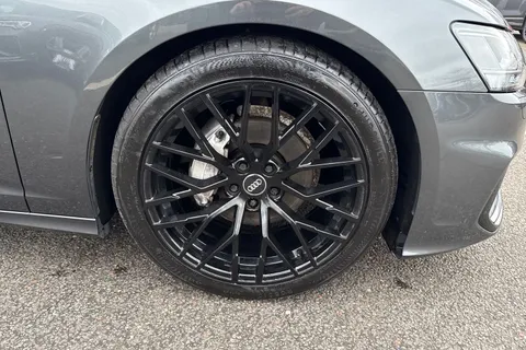 SE23UWR Audi A6 Avant Avant Black Edition 40 TFSI  204 PS S tronic Thumbnail #13