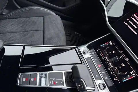 SE23UWR Audi A6 Avant Avant Black Edition 40 TFSI  204 PS S tronic Thumbnail #24