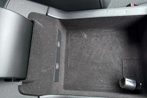 SE23UWR Audi A6 Avant Avant Black Edition 40 TFSI  204 PS S tronic Thumbnail #50