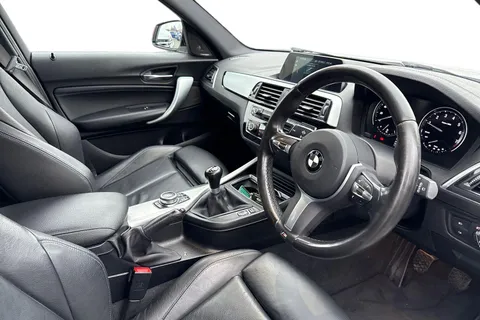 OE68MTY BMW 1 Series 1.5 118i GPF M Sport Shadow Edition Euro 6 (s/s) 5dr Thumbnail #15