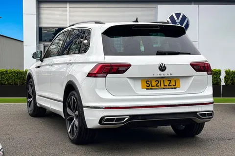 SL21LZJ Volkswagen Tiguan 2.0 TDI R-Line 5dr DSG | Heated Seats | Spare Wheel | Rear Camera Thumbnail #3