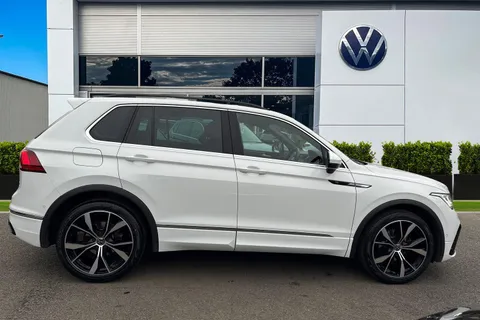 SL21LZJ Volkswagen Tiguan 2.0 TDI R-Line 5dr DSG | Heated Seats | Spare Wheel | Rear Camera Thumbnail #4
