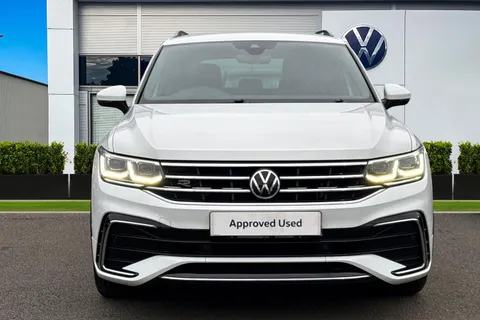 SL21LZJ Volkswagen Tiguan 2.0 TDI R-Line 5dr DSG | Heated Seats | Spare Wheel | Rear Camera Thumbnail #6