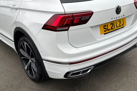 SL21LZJ Volkswagen Tiguan 2.0 TDI R-Line 5dr DSG | Heated Seats | Spare Wheel | Rear Camera Thumbnail #8