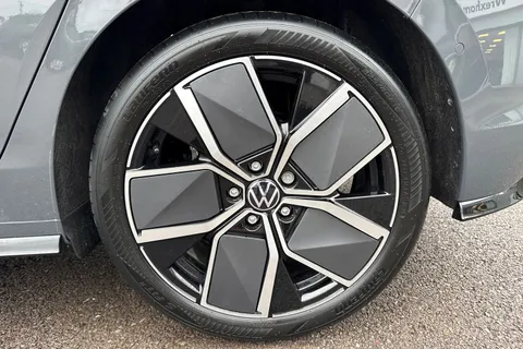  Volkswagen Golf 1.5 eTSI MHEV Black Edition DSG Euro 6 (s/s) 5dr Thumbnail #12