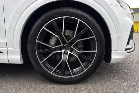 PF23VRR Audi Q8 Black Edition 55 TFSI quattro 340 PS tiptronic Thumbnail #9