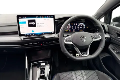  Volkswagen Golf 1.5 eTSI MHEV Black Edition DSG Euro 6 (s/s) 5dr Thumbnail #18