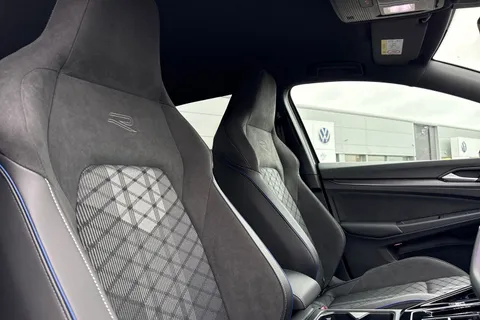  Volkswagen Golf 1.5 eTSI MHEV Black Edition DSG Euro 6 (s/s) 5dr Thumbnail #24