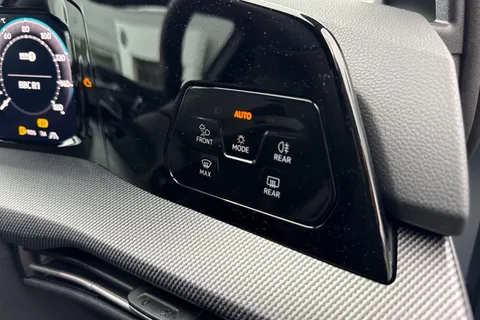  Volkswagen Golf 1.5 eTSI MHEV Black Edition DSG Euro 6 (s/s) 5dr Thumbnail #37