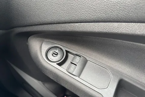 BD66KPV Ford C-Max 1.0T EcoBoost Zetec Euro 6 (s/s) 5dr Thumbnail #46