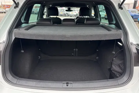 SH72PVO Volkswagen Tiguan 2.0 TDI R-Line DSG 4Motion Euro 6 (s/s) 5dr Thumbnail #8