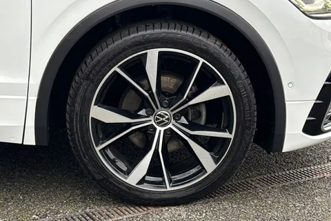 SH72PVO Volkswagen Tiguan 2.0 TDI R-Line DSG 4Motion Euro 6 (s/s) 5dr Thumbnail #11