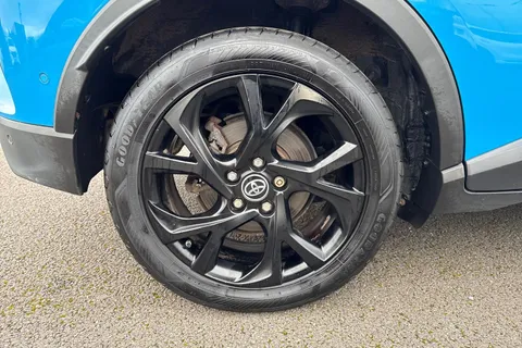 CX68ULO Toyota C-Hr 1.8 VVT-h Dynamic CVT Euro 6 (s/s) 5dr Thumbnail #12