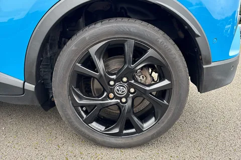 CX68ULO Toyota C-Hr 1.8 VVT-h Dynamic CVT Euro 6 (s/s) 5dr Thumbnail #13