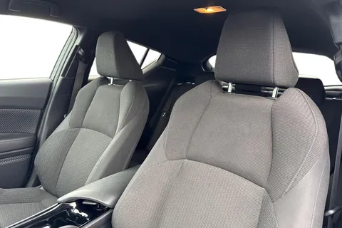 CX68ULO Toyota C-Hr 1.8 VVT-h Dynamic CVT Euro 6 (s/s) 5dr Thumbnail #17