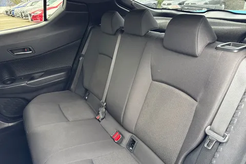 CX68ULO Toyota C-Hr 1.8 VVT-h Dynamic CVT Euro 6 (s/s) 5dr Thumbnail #20