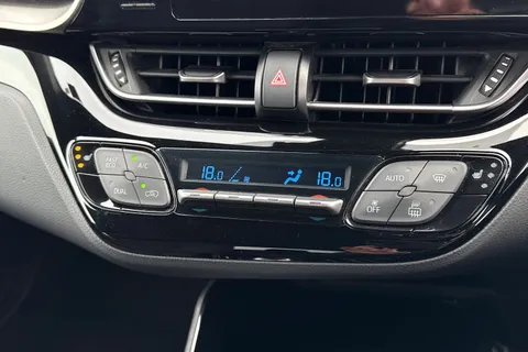 CX68ULO Toyota C-Hr 1.8 VVT-h Dynamic CVT Euro 6 (s/s) 5dr Thumbnail #23