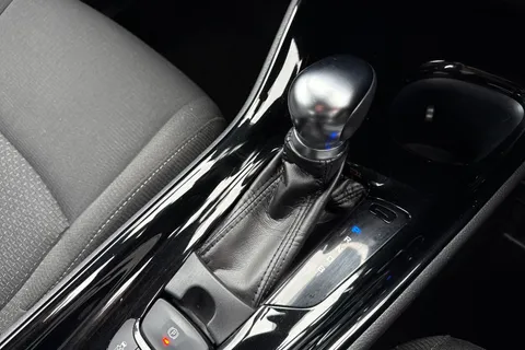 CX68ULO Toyota C-Hr 1.8 VVT-h Dynamic CVT Euro 6 (s/s) 5dr Thumbnail #24