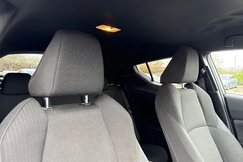 CX68ULO Toyota C-Hr 1.8 VVT-h Dynamic CVT Euro 6 (s/s) 5dr Thumbnail #25