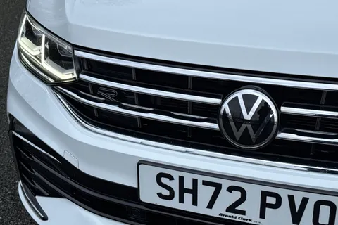 SH72PVO Volkswagen Tiguan 2.0 TDI R-Line DSG 4Motion Euro 6 (s/s) 5dr Thumbnail #27