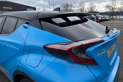 CX68ULO Toyota C-Hr 1.8 VVT-h Dynamic CVT Euro 6 (s/s) 5dr Thumbnail #32
