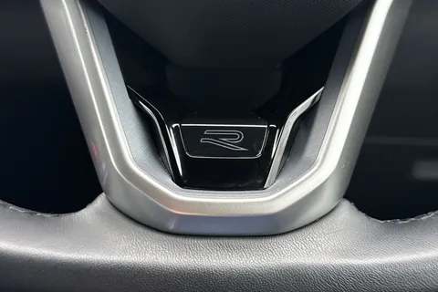 SH72PVO Volkswagen Tiguan 2.0 TDI R-Line DSG 4Motion Euro 6 (s/s) 5dr Thumbnail #39