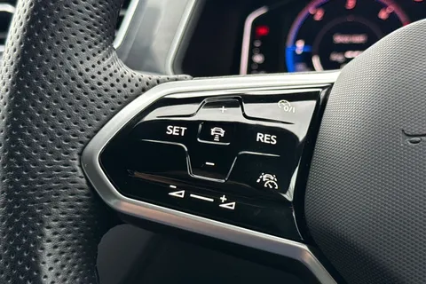 SH72PVO Volkswagen Tiguan 2.0 TDI R-Line DSG 4Motion Euro 6 (s/s) 5dr Thumbnail #40