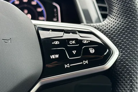 SH72PVO Volkswagen Tiguan 2.0 TDI R-Line DSG 4Motion Euro 6 (s/s) 5dr Thumbnail #41