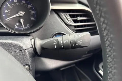CX68ULO Toyota C-Hr 1.8 VVT-h Dynamic CVT Euro 6 (s/s) 5dr Thumbnail #44