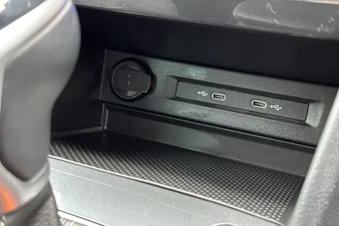 SH72PVO Volkswagen Tiguan 2.0 TDI R-Line DSG 4Motion Euro 6 (s/s) 5dr Thumbnail #45