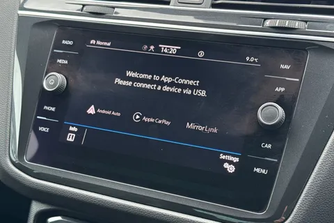 SH72PVO Volkswagen Tiguan 2.0 TDI R-Line DSG 4Motion Euro 6 (s/s) 5dr Thumbnail #51