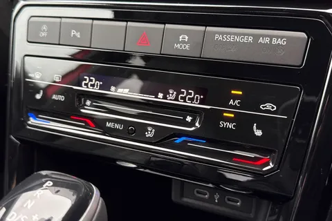 Volkswagen T-Cross 1.5 TSI Black Edition DSG Euro 6 (s/s) 5dr Thumbnail #22