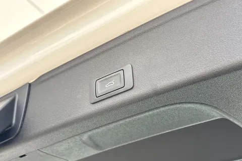 29 of 64 for Audi A4 Avant 2.0 TFSI 35 Sport S Tronic Euro 6 (s/s) 5dr