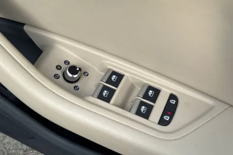 40 of 64 for Audi A4 Avant 2.0 TFSI 35 Sport S Tronic Euro 6 (s/s) 5dr